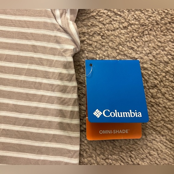 COLUMBIA Women's Essential Elements Striped SS Shirt NWT Size M - Picture 2 of 9